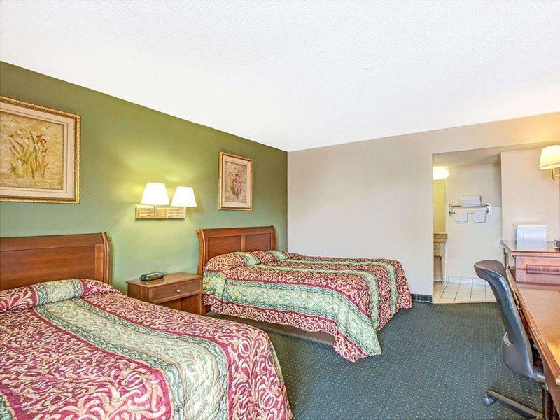 Knights Inn South Hackensasck Саут-Хакенсак Экстерьер фото